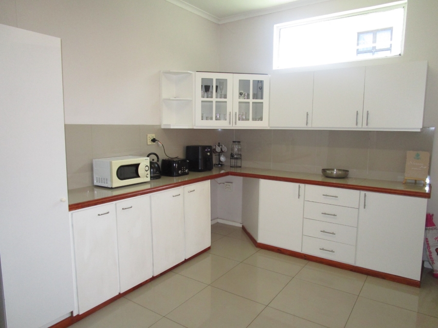 To Let 6 Bedroom Property for Rent in Crawford Western Cape